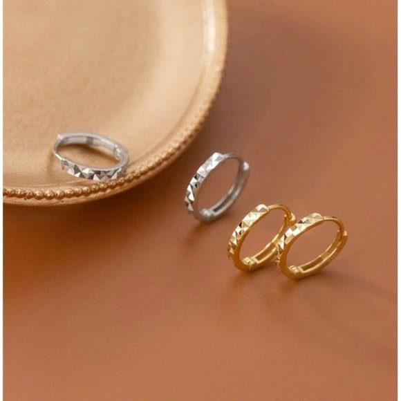 Silver Huggies Diamond Cut Hoops/Geometric Huggie Earrings- 10mm Gold SH… - Picture 9 of 12